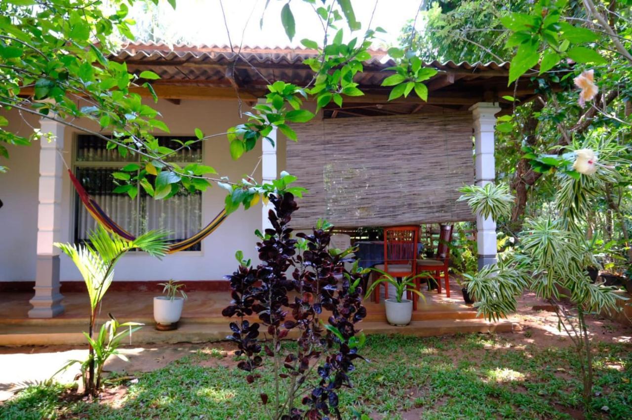 Bed & Breakfast Thilina