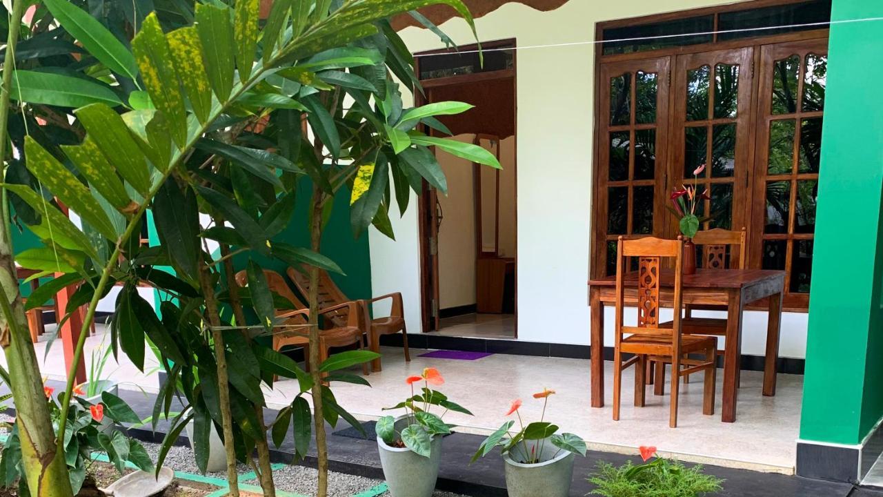 Bed & Breakfast Sigiri Starwing *