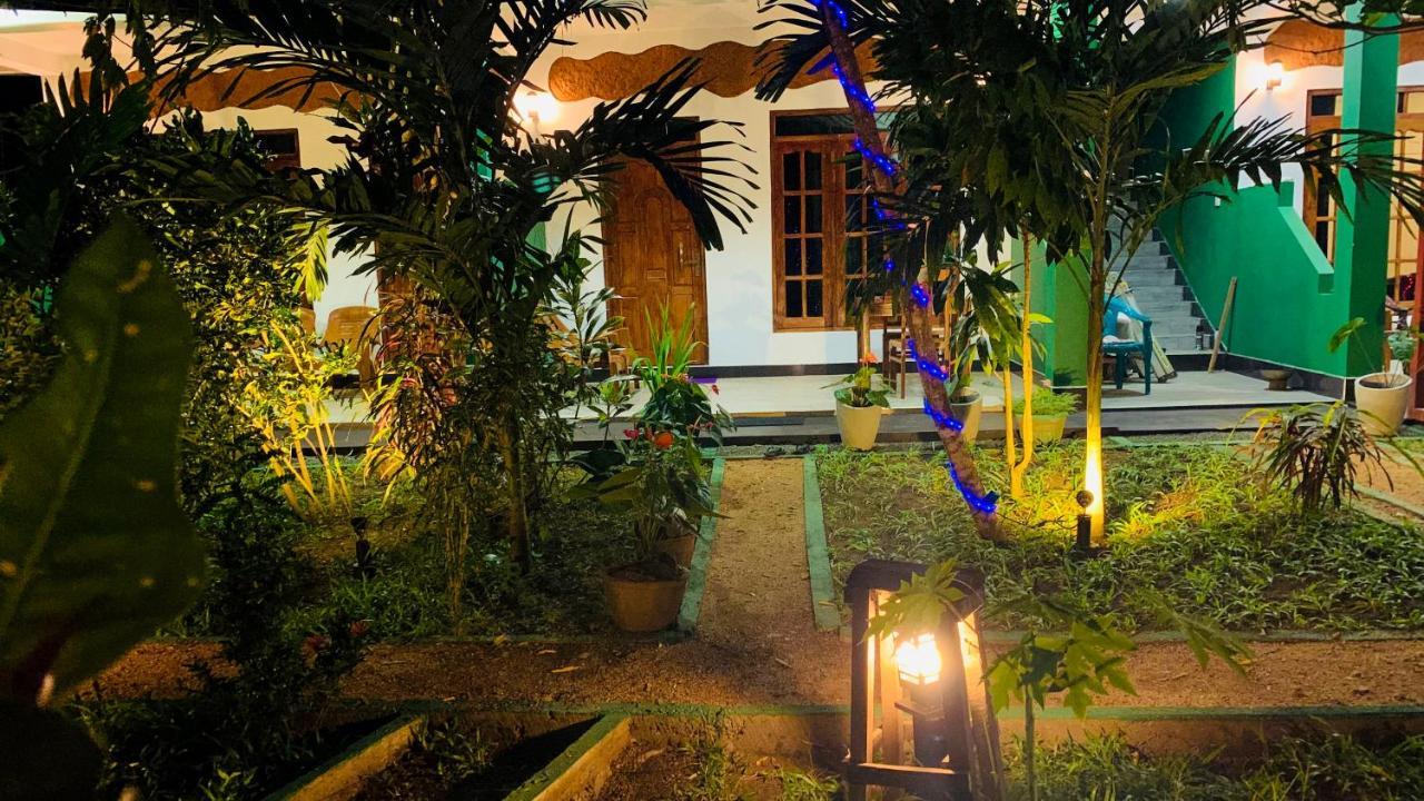 Sigiri Starwing Bed & Breakfast *