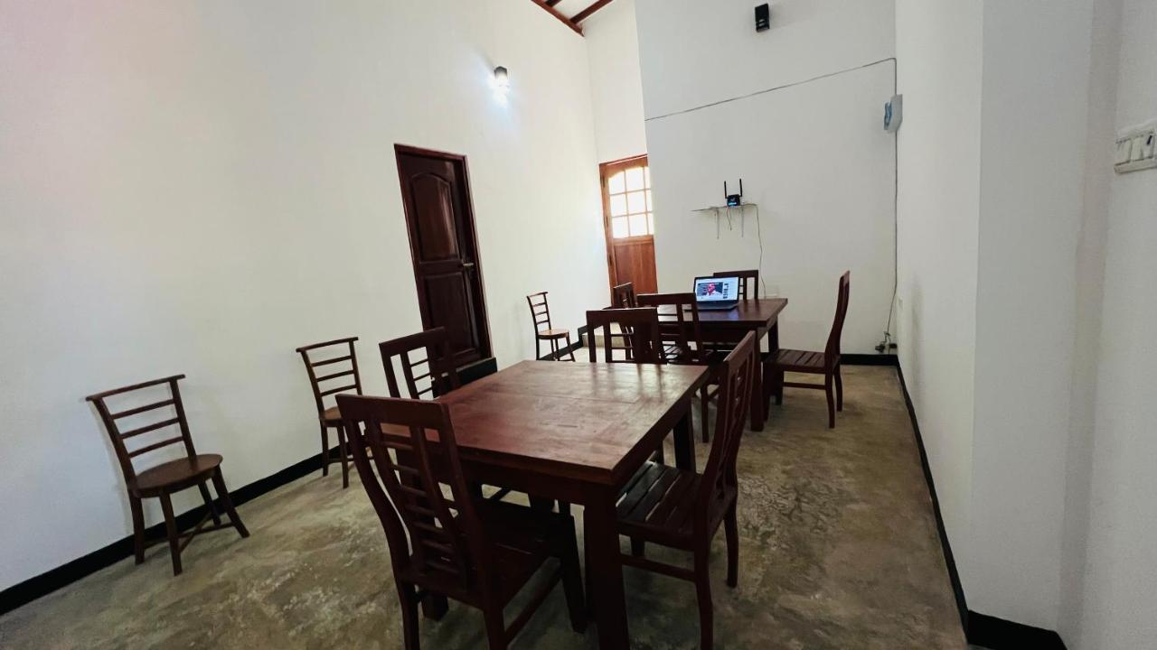 Rock Elephant Corridor Homestay *