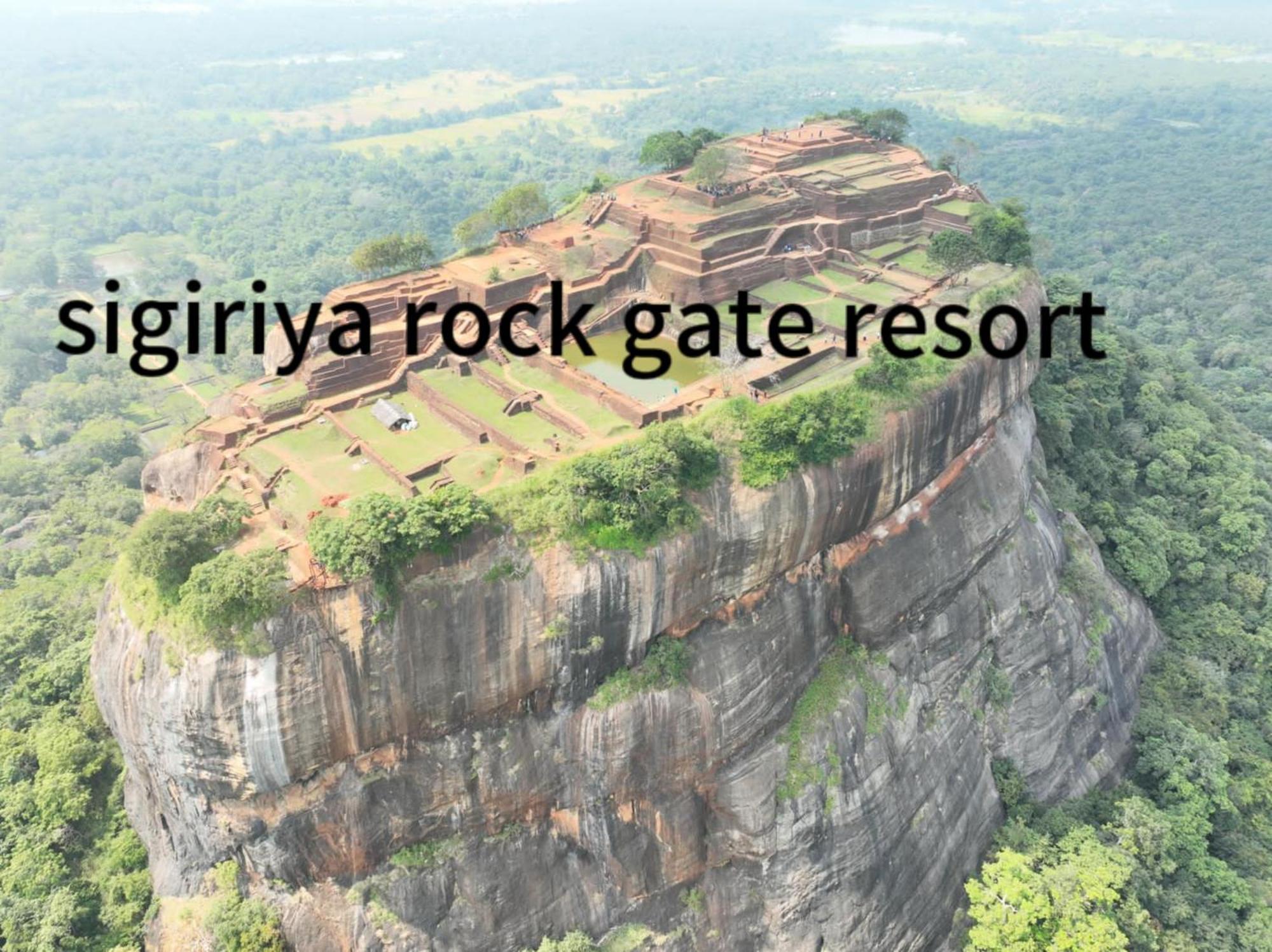 Rock Gate 3*