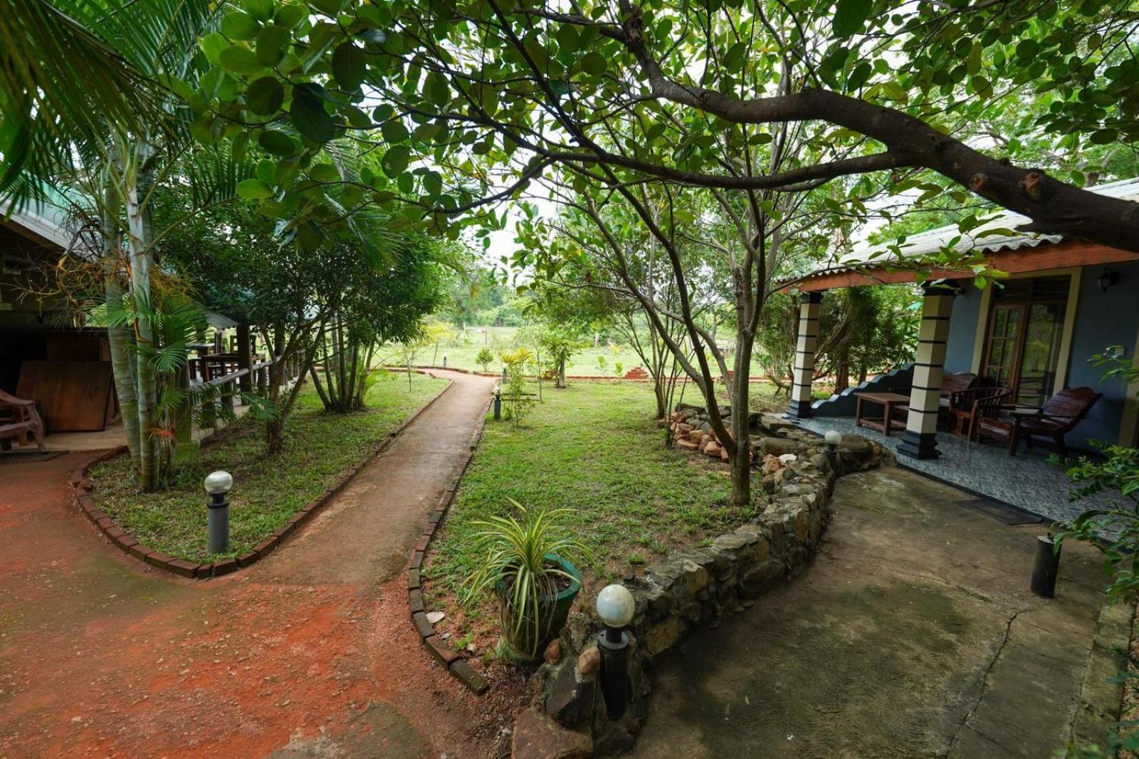 Sigiri Close-up View Guest Guest house