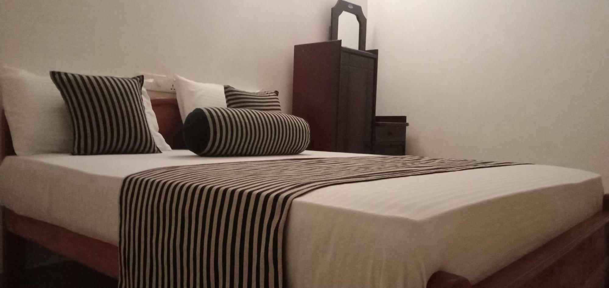 Samanala Guest house *