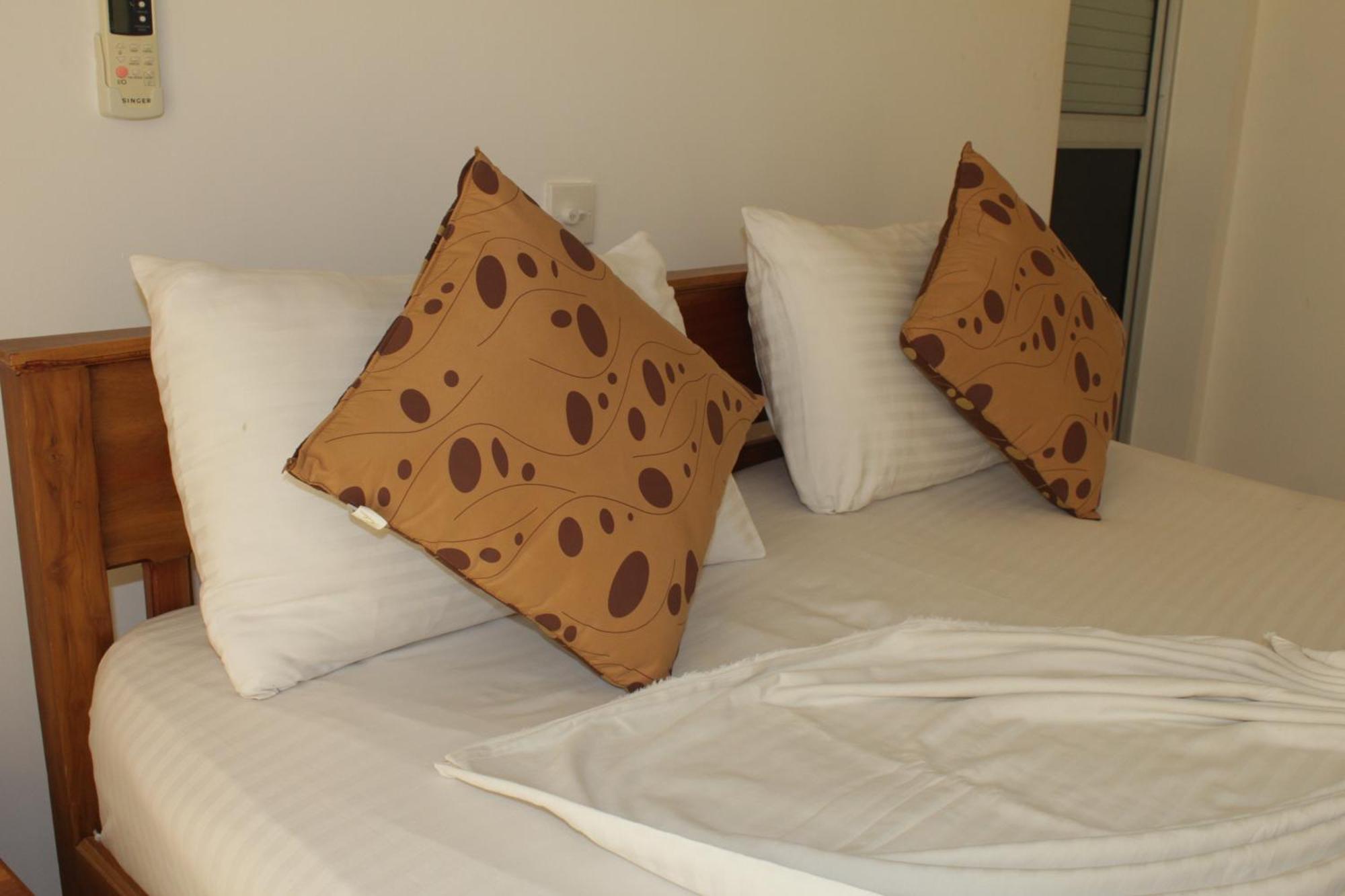 Summer Hotel *