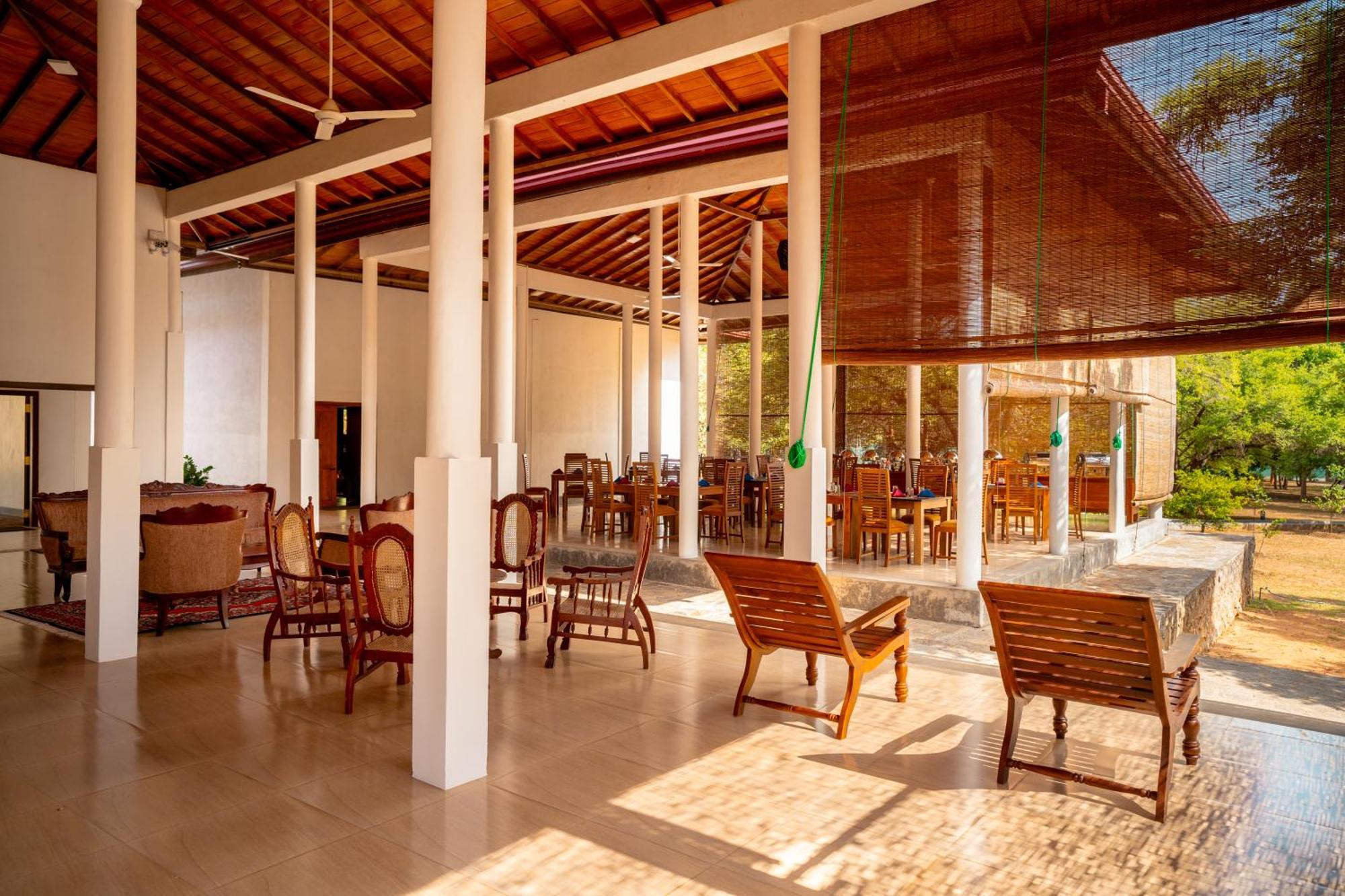 Pothana Village Hotel *