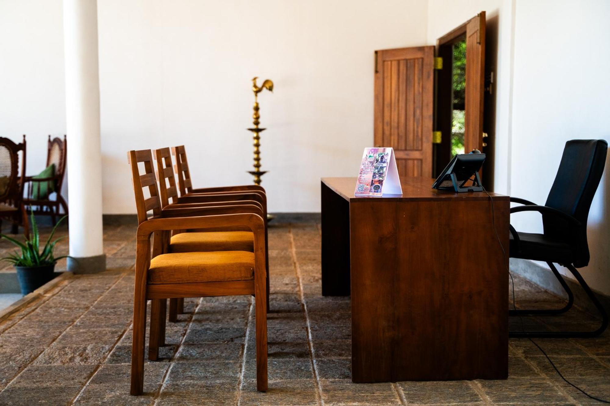 Hotel Pothana Village *