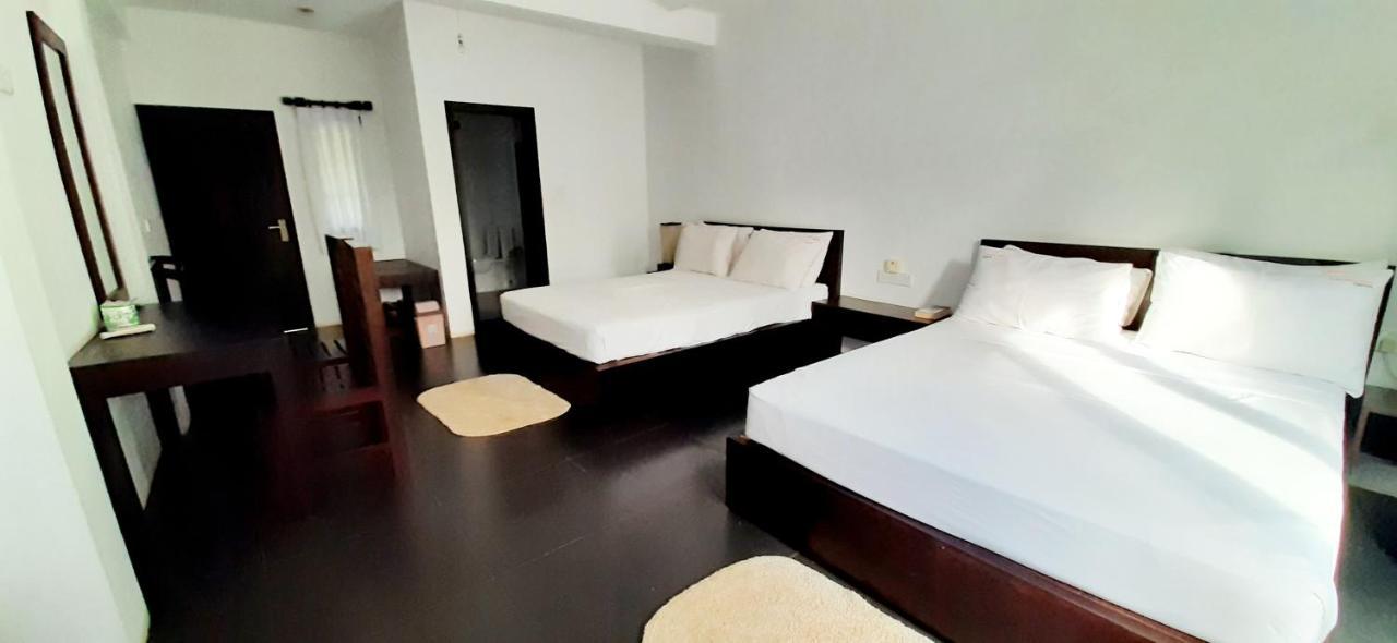 Lakmini Lodge *