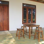 Ehalagala Lake And Paddy View Lodge