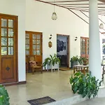 Dhona\'S Villa