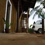 Sigiri Sarilco Rock View Treehouse
