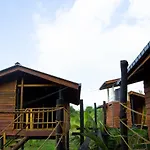 Sigiri Sarilco Rock View Treehouse