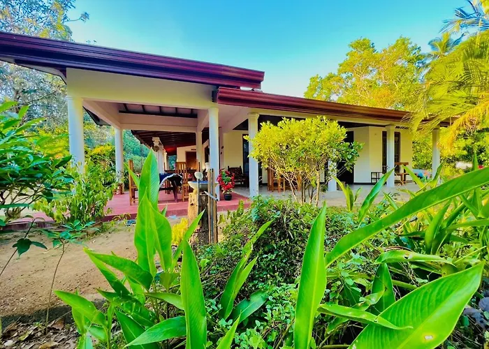 Sigiriya Moonlight Home