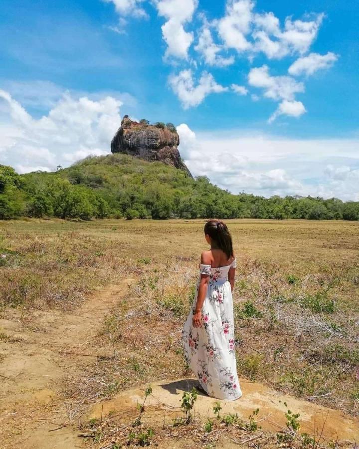 Bed & Breakfast Lakmal ,10 Minutes To Rock Sigiriya