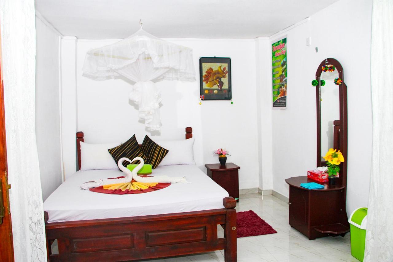 Sigiri Tarushan Homestay *