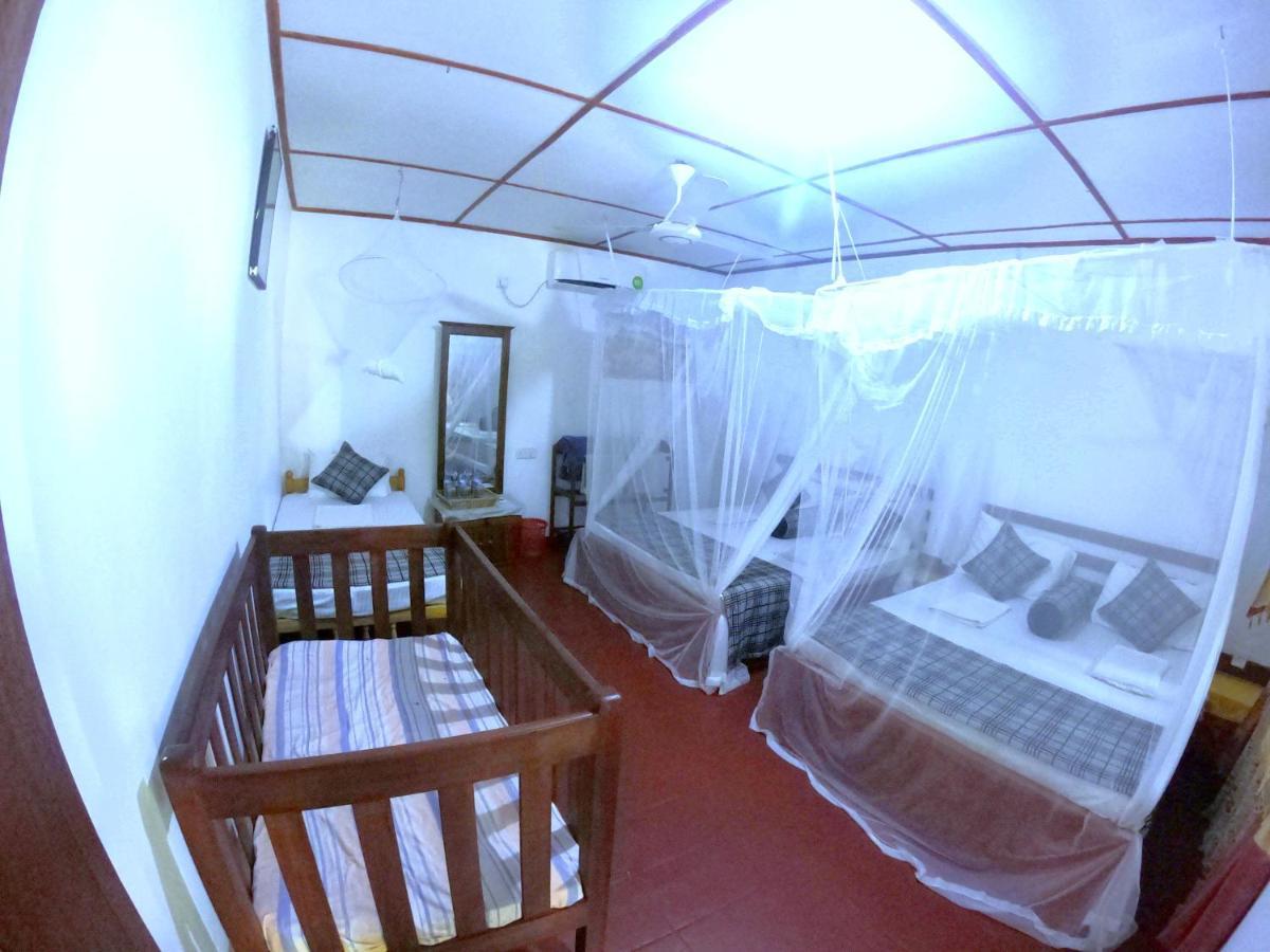 Homestay Sisira - *