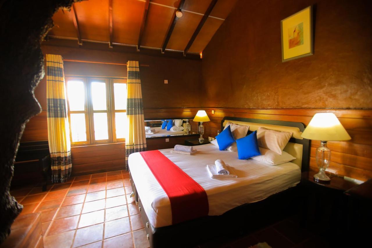 Jungle Hut Hotel