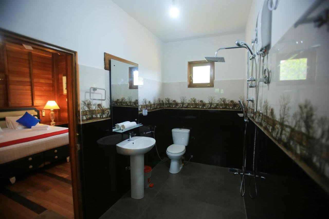 Hotel Jungle Hut 4*