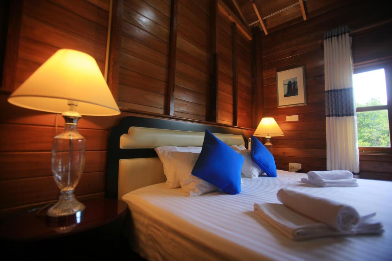 Jungle Hut Hotel Sigiriya