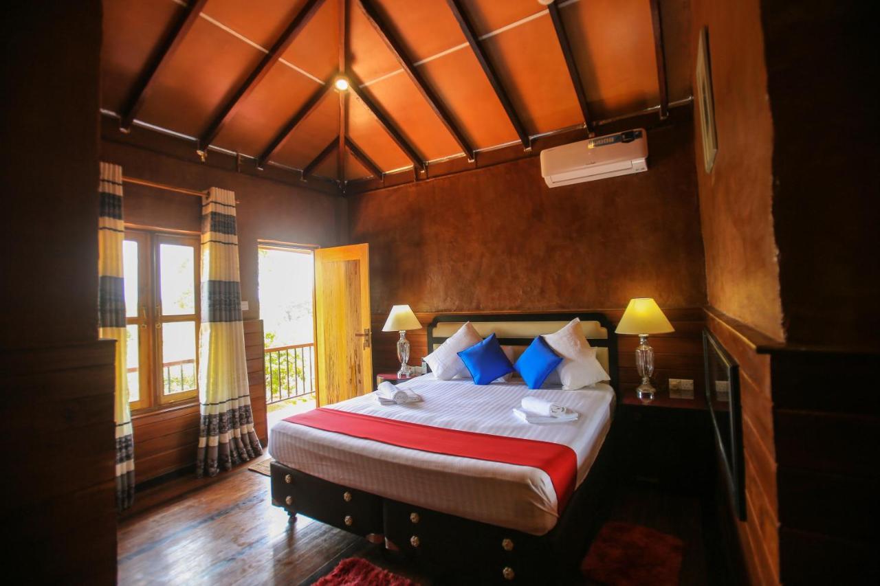 Jungle Hut 4* Sigiriya