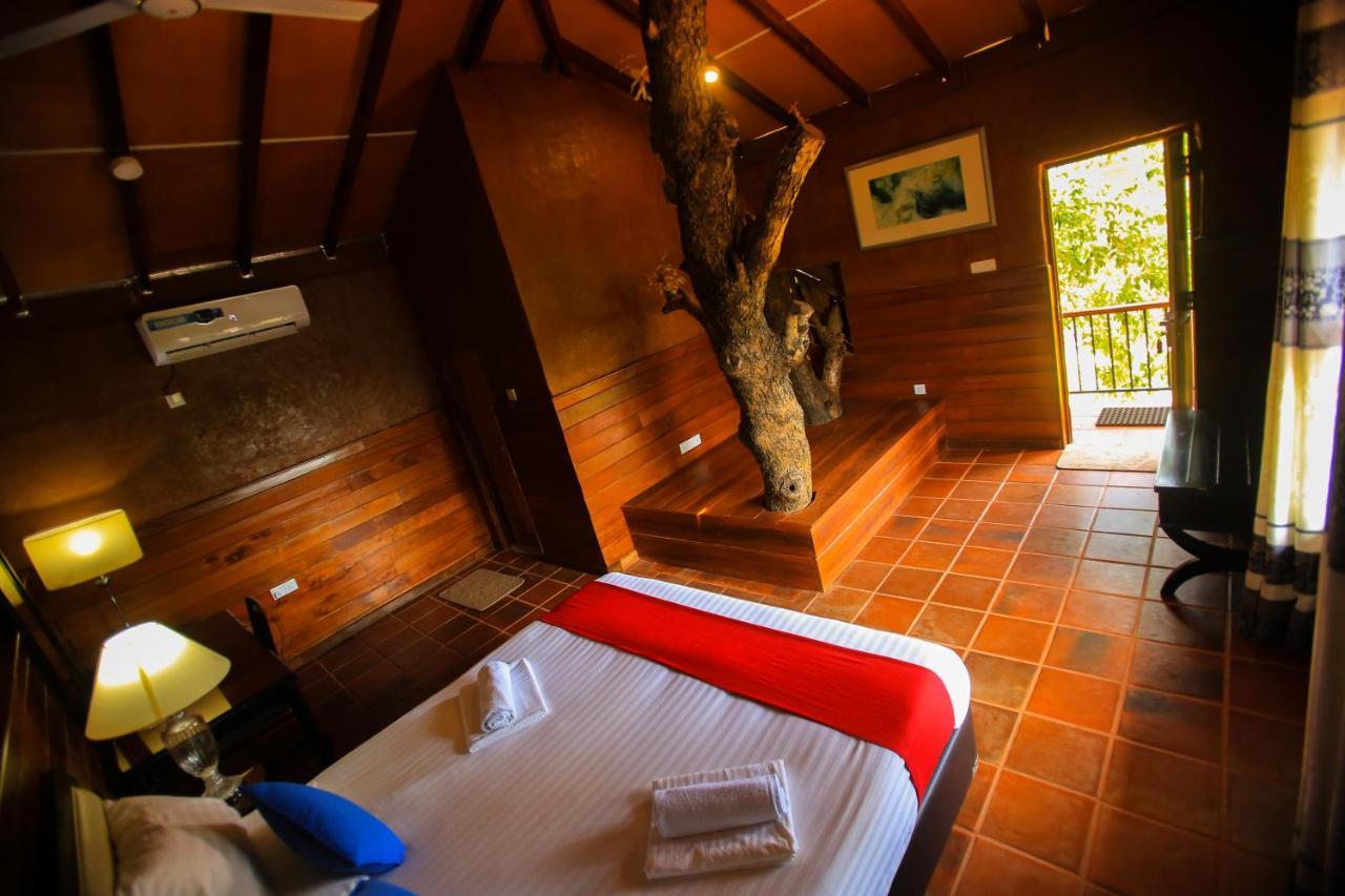 Jungle Hut Hotel