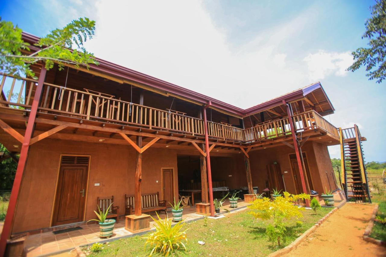 Jungle Hut Hotel