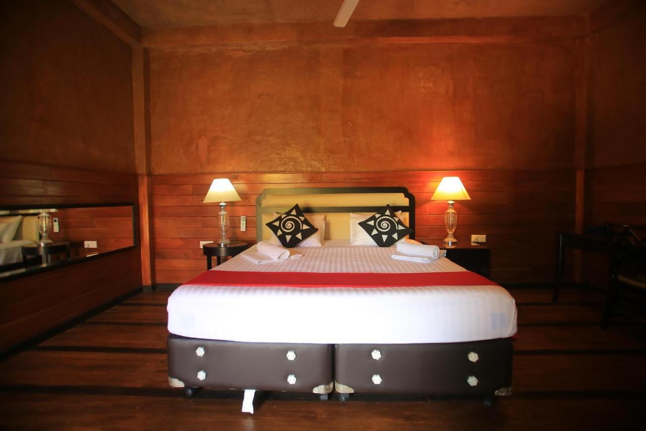 Jungle Hut 4*