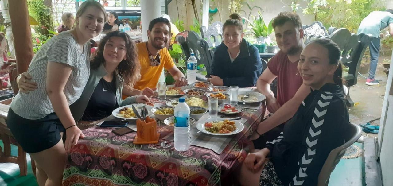 Sigiri Tarushan Homestay *