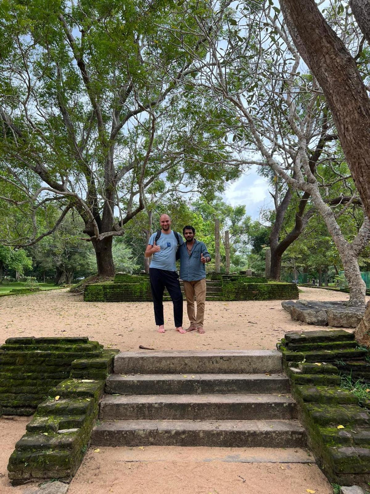 Ali Adi Eco * Sigiriya