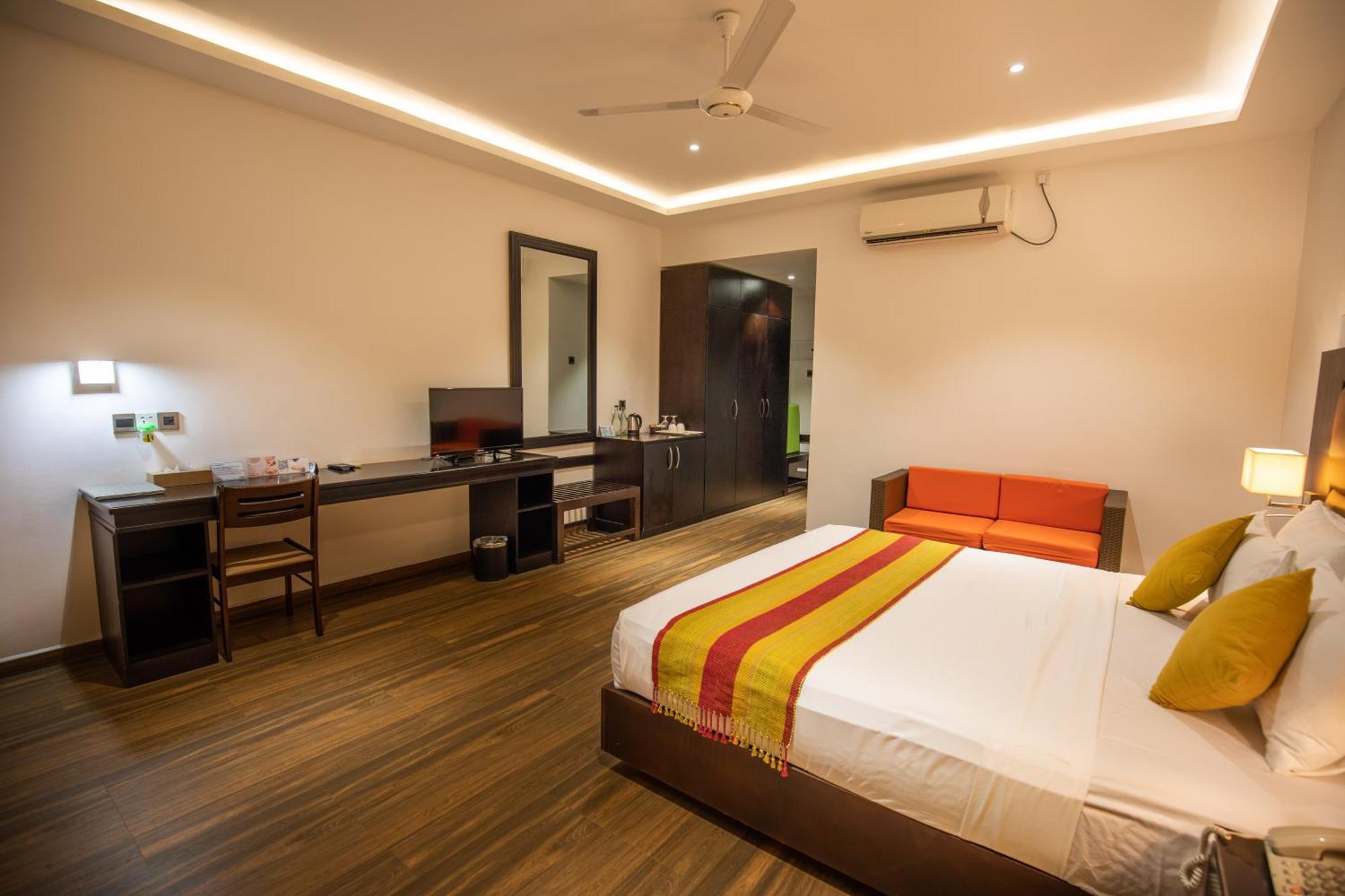 Cassandra Culture Hotel 4*