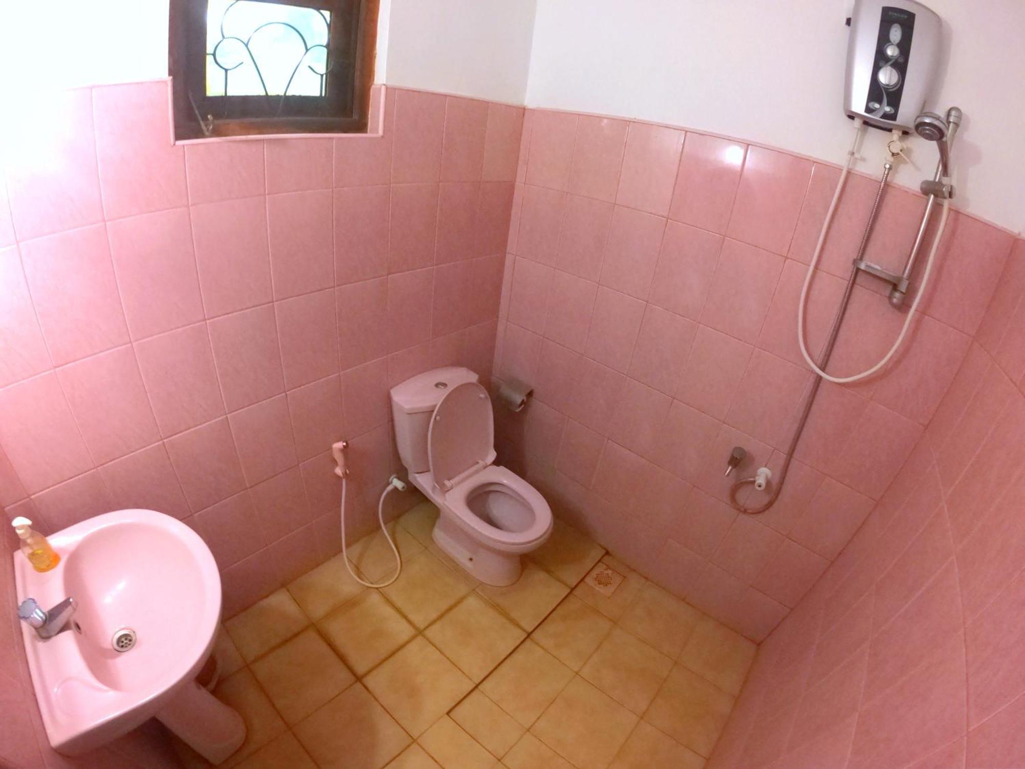 Homestay Sisira - *