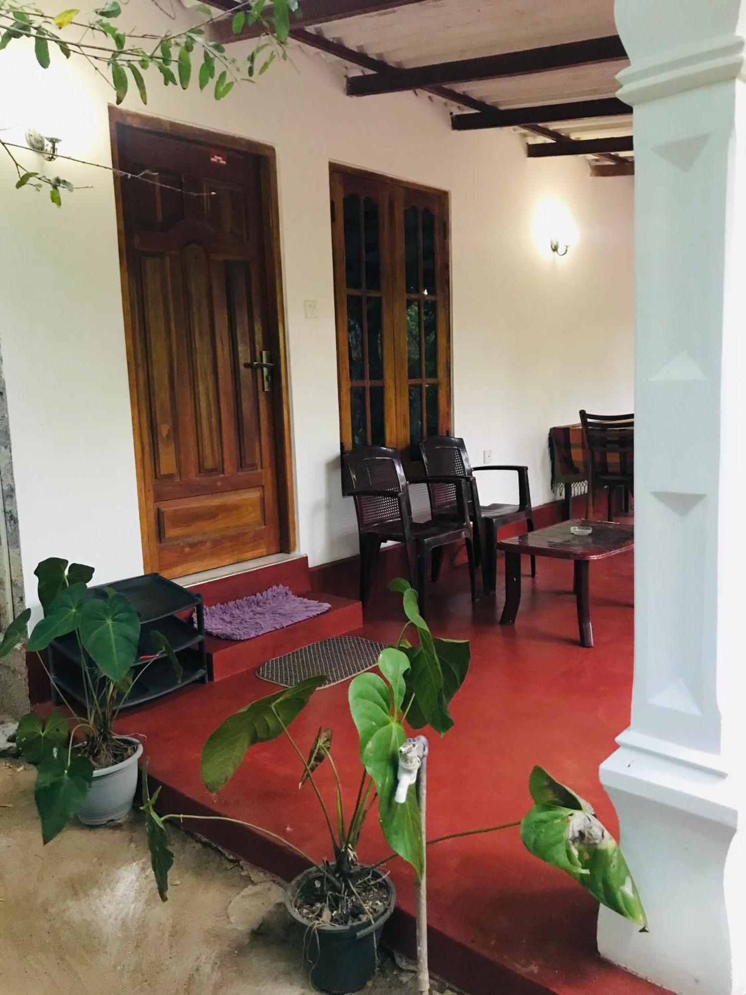 Homestay Sigiri Mihira *
