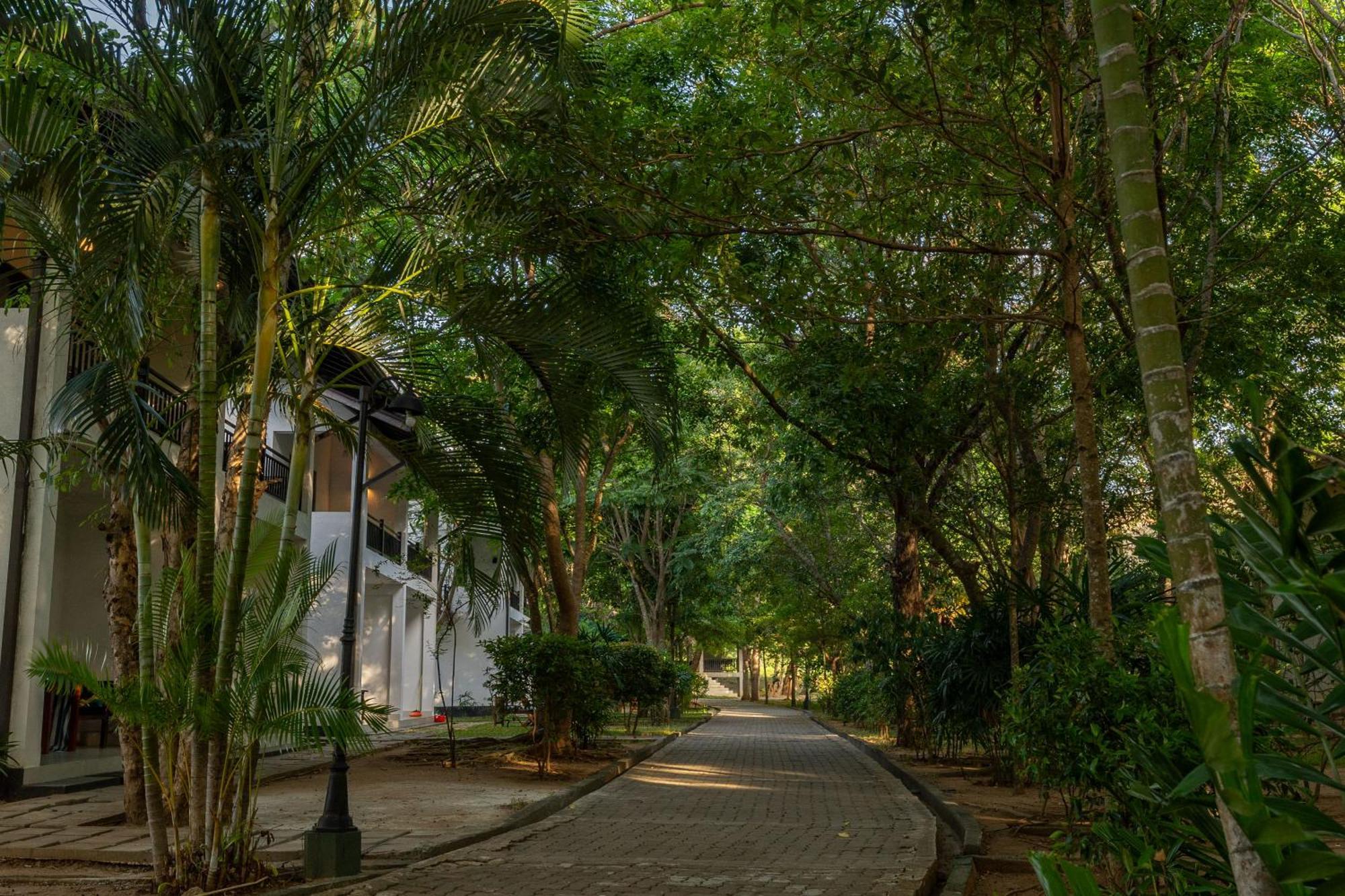 Oak Ray Elephant Hotel 4*