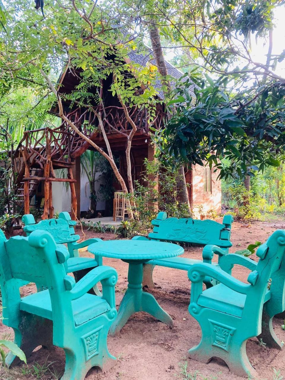 Sigiri Tree House *