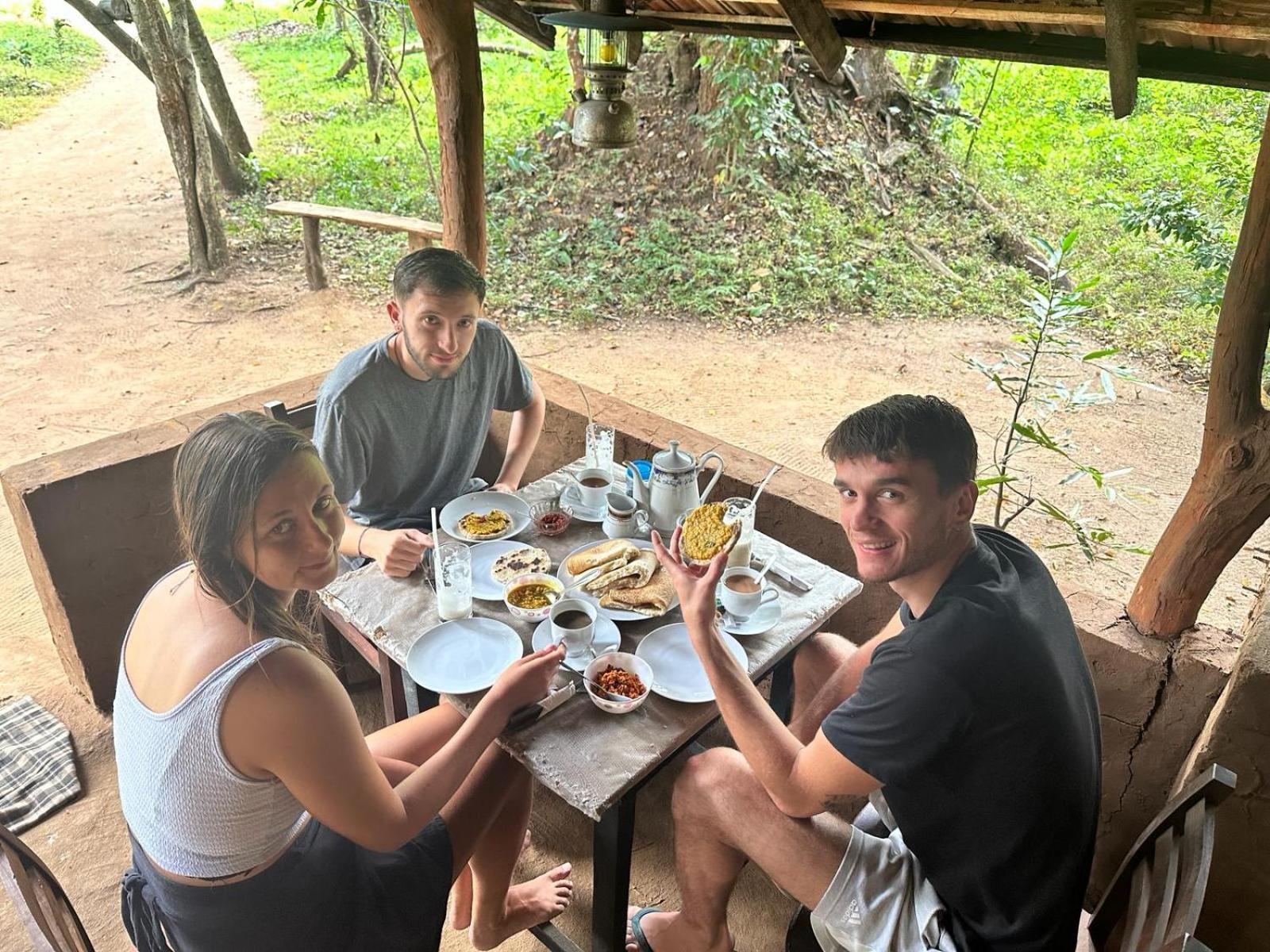 Ali Adi Eco * Sigiriya
