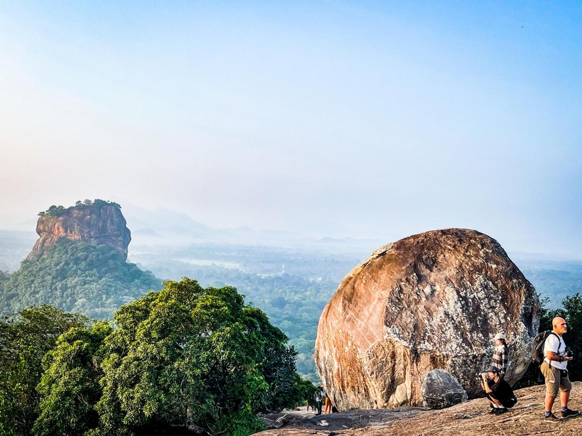 Hotel Horizon & Sigiriya