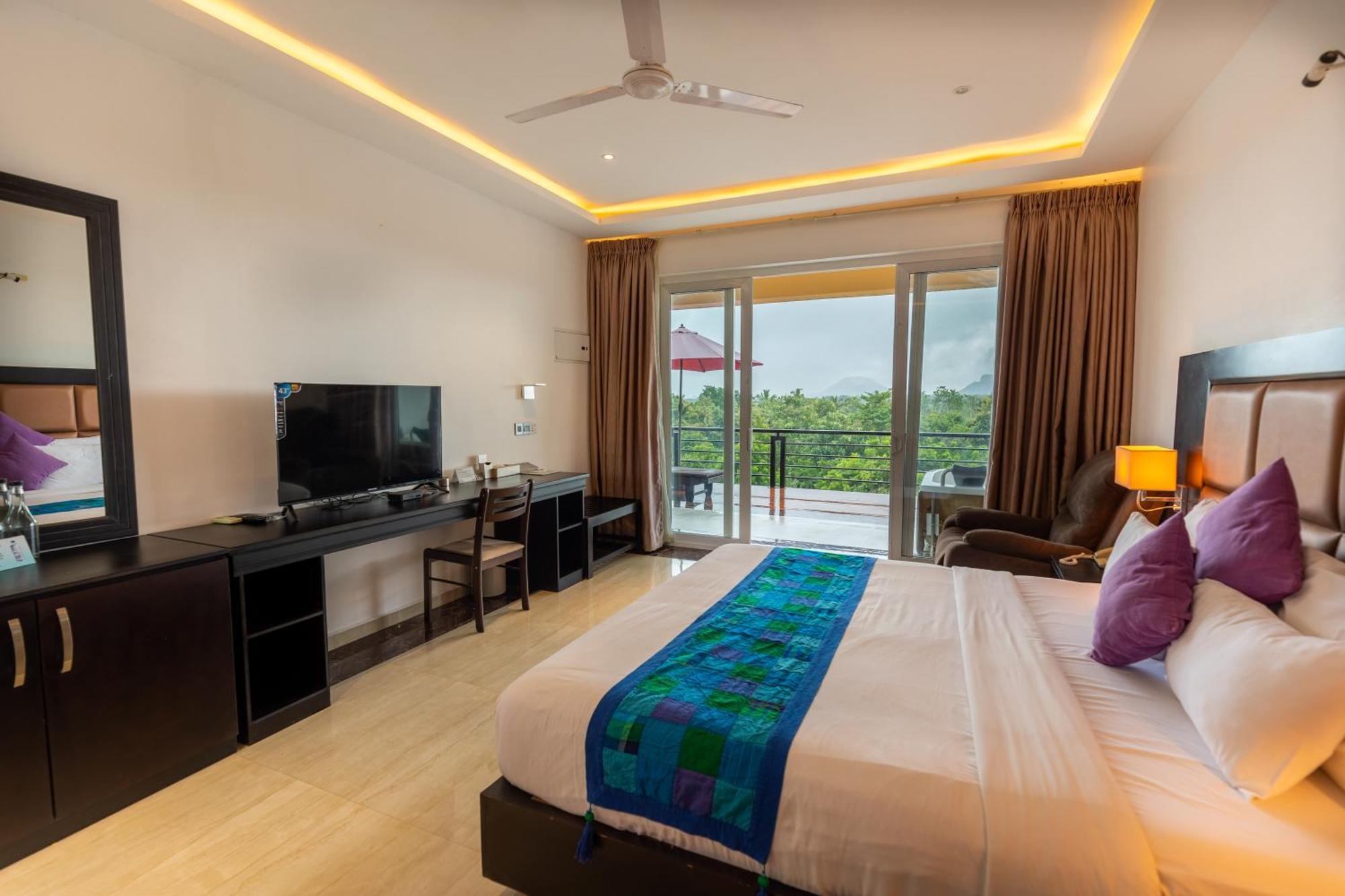 Cassandra Culture Hotel 4*