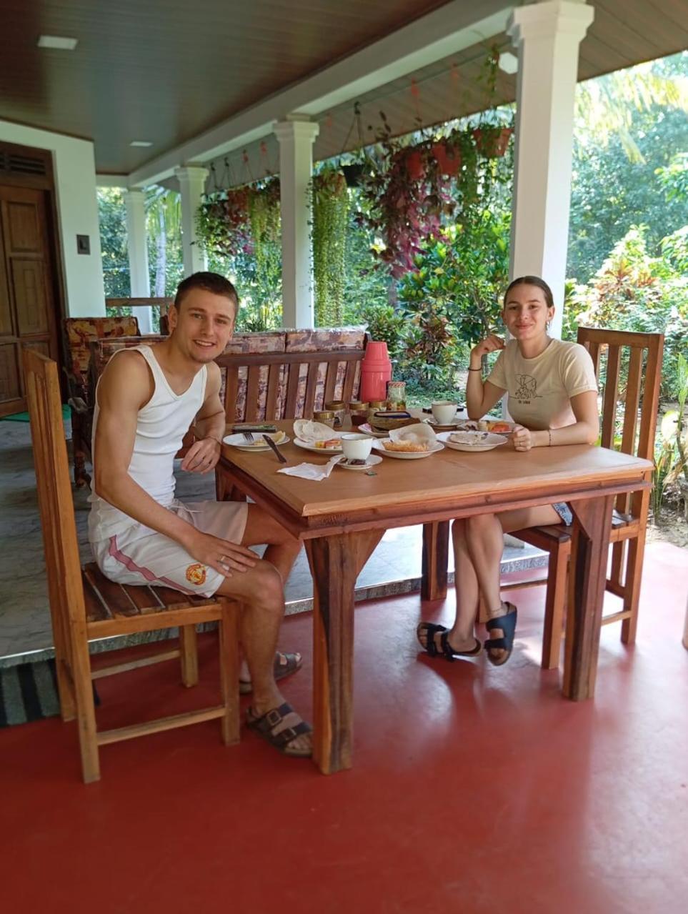 Moonlight Homestay *