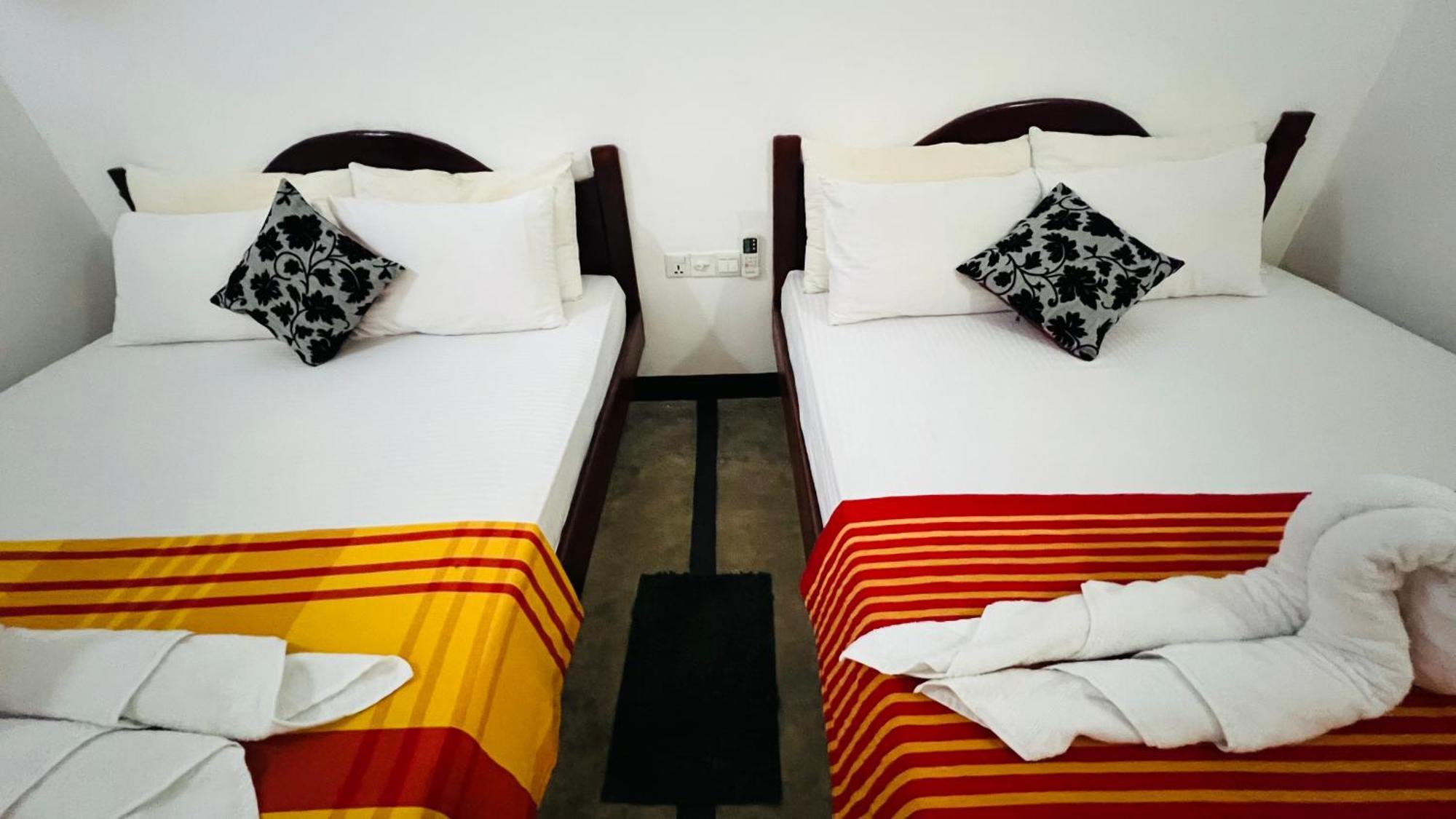 Rock View Elephant Corridor Guest house *