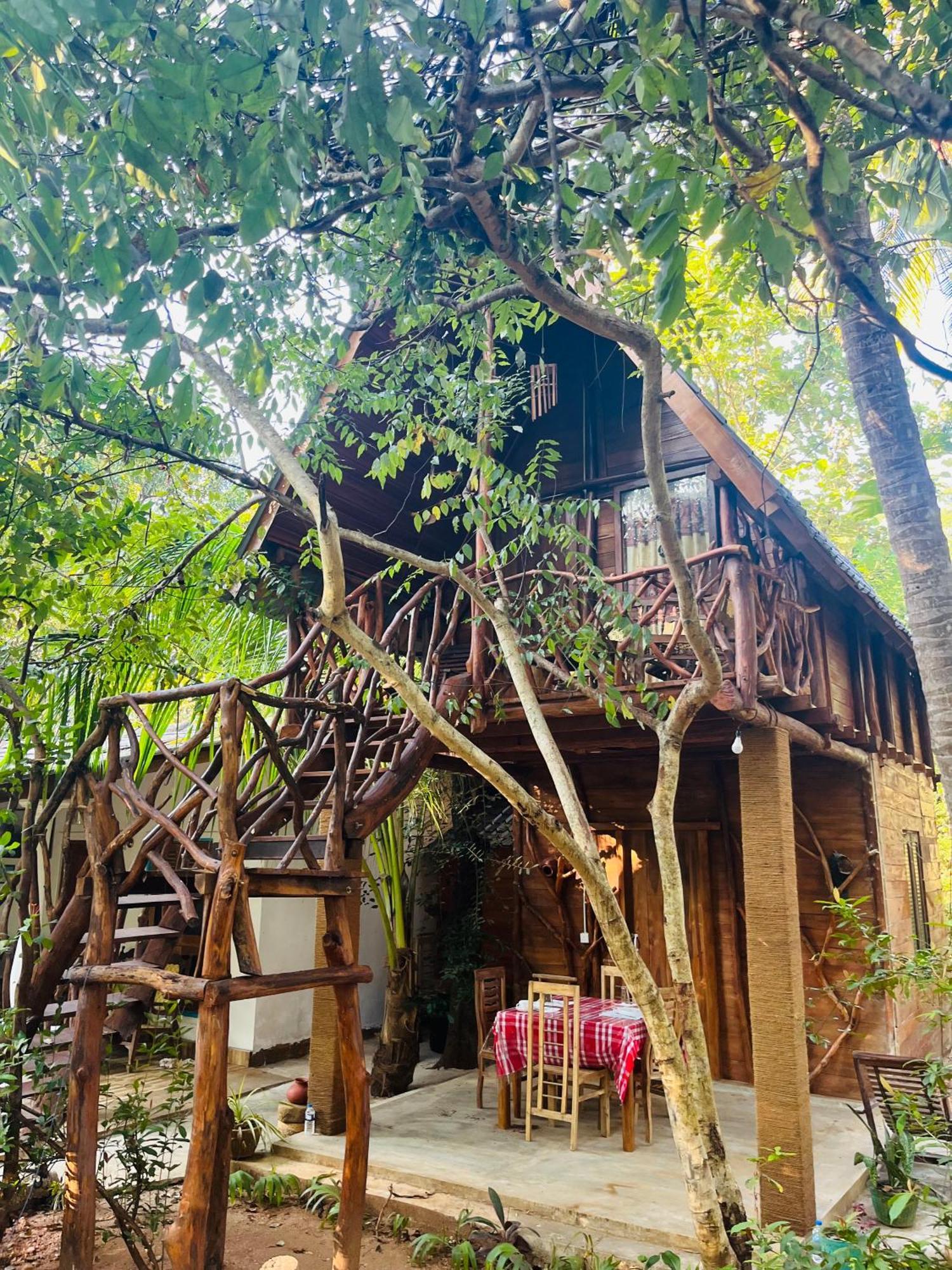 Sigiri Tree House * Sigiriya