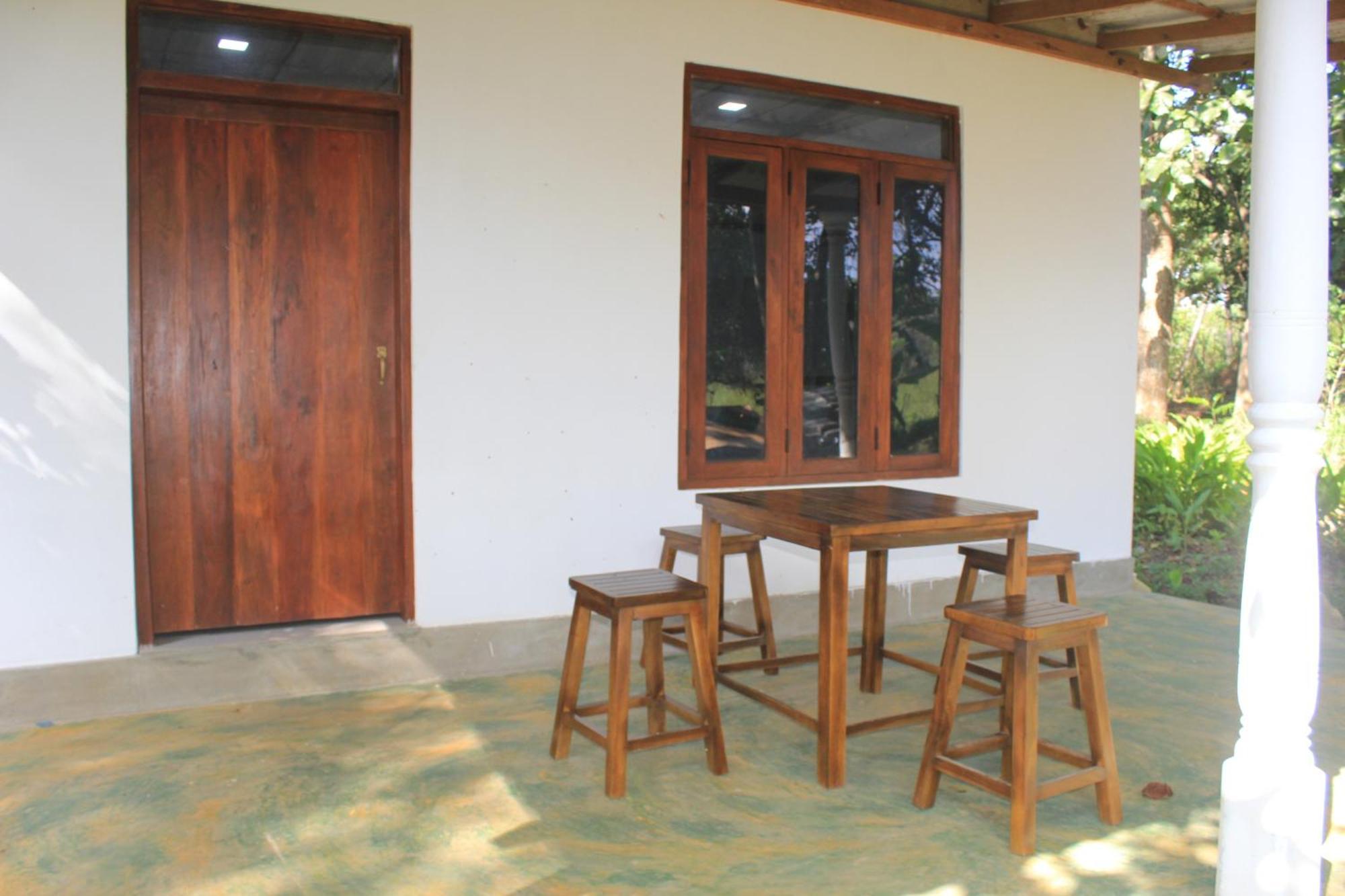 Lodge Ehalagala And Paddy View