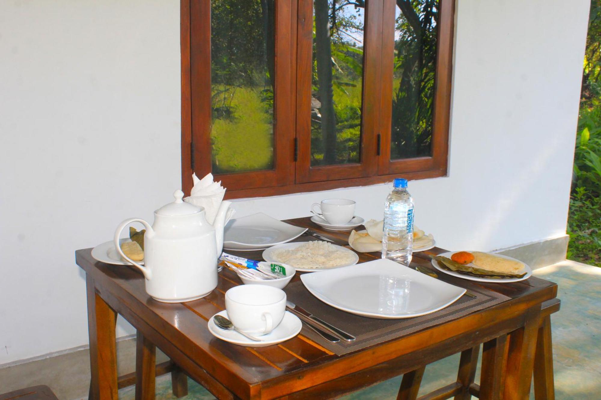 Lodge Ehalagala And Paddy View