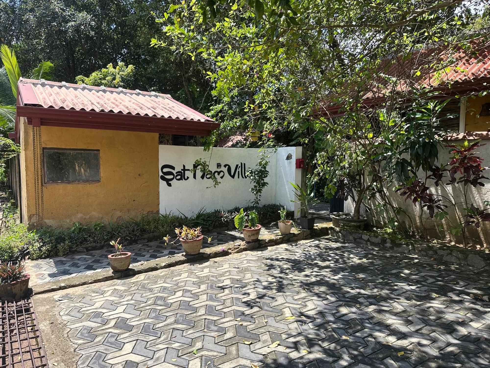 Hotel Sat Nam Village Sigiriya