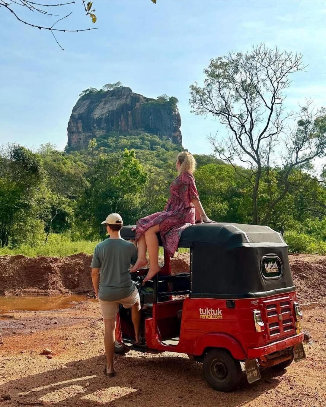 Golden Rock Retreat Sigiriya