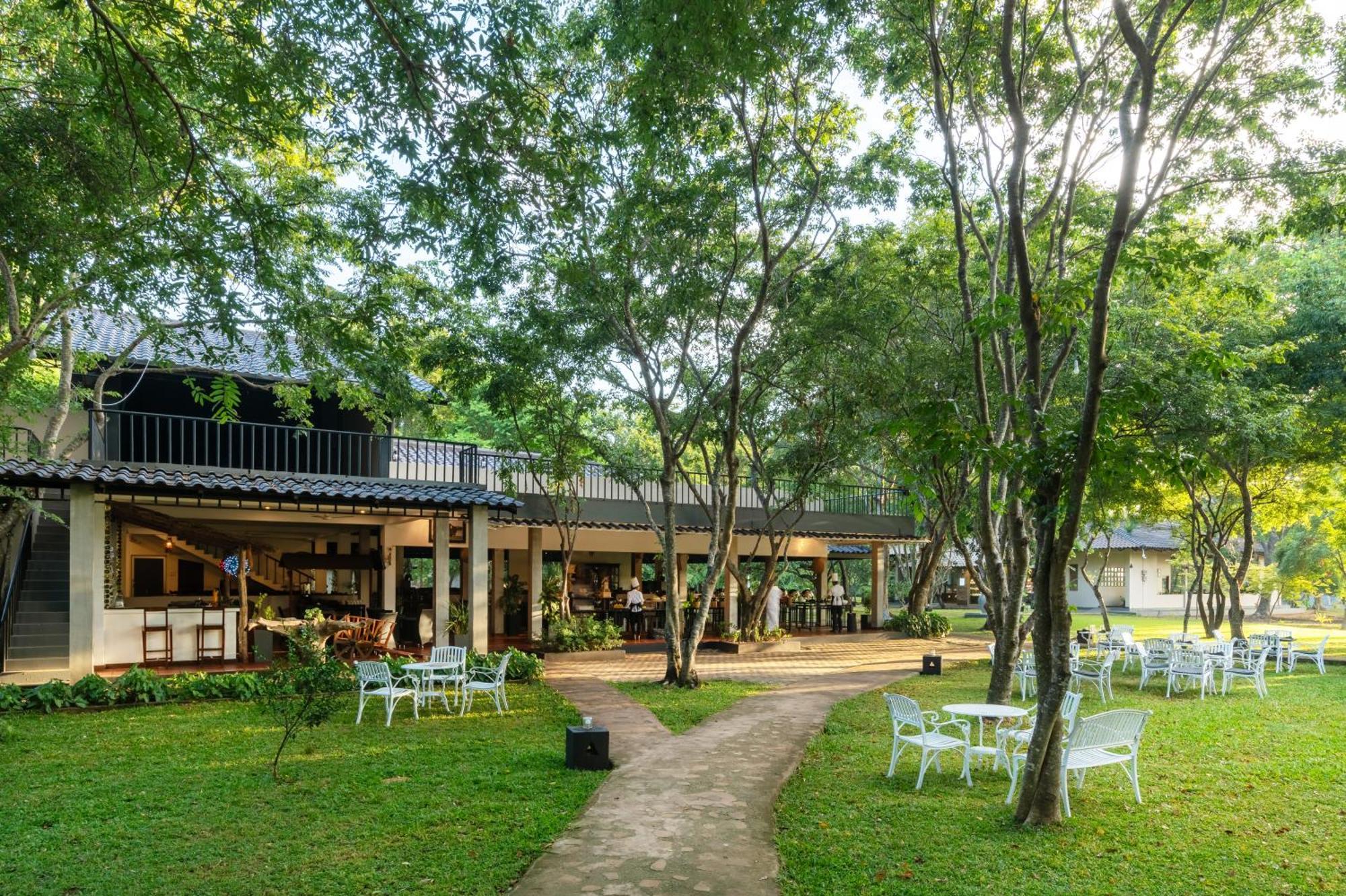 Kassapa Lions Rock Resort 4*