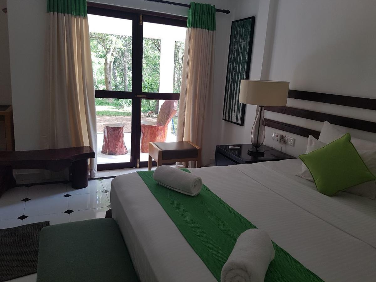 Eighth Wonder Hotel