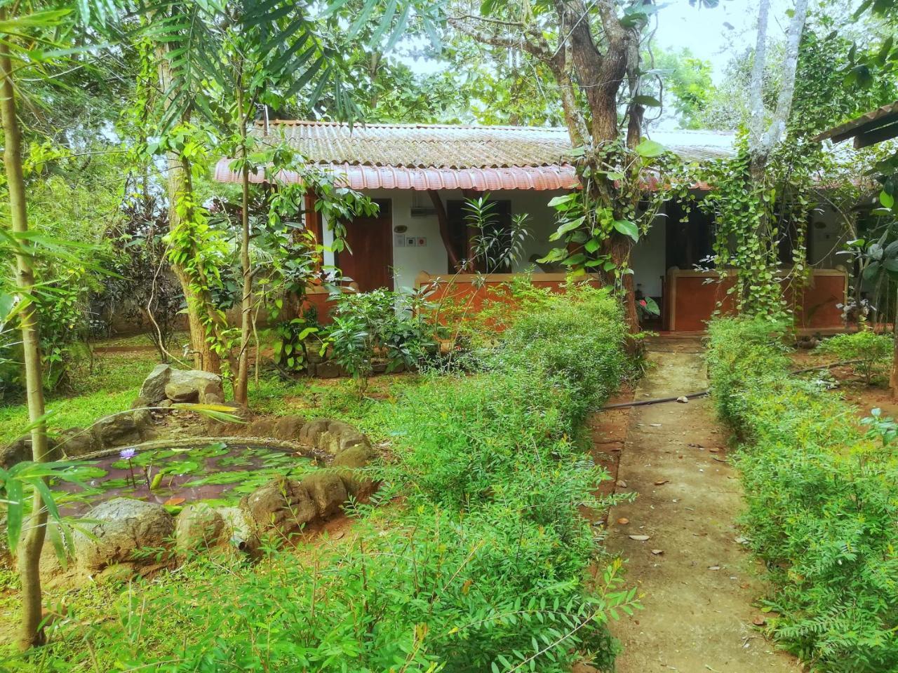 Homestay Sisira - *