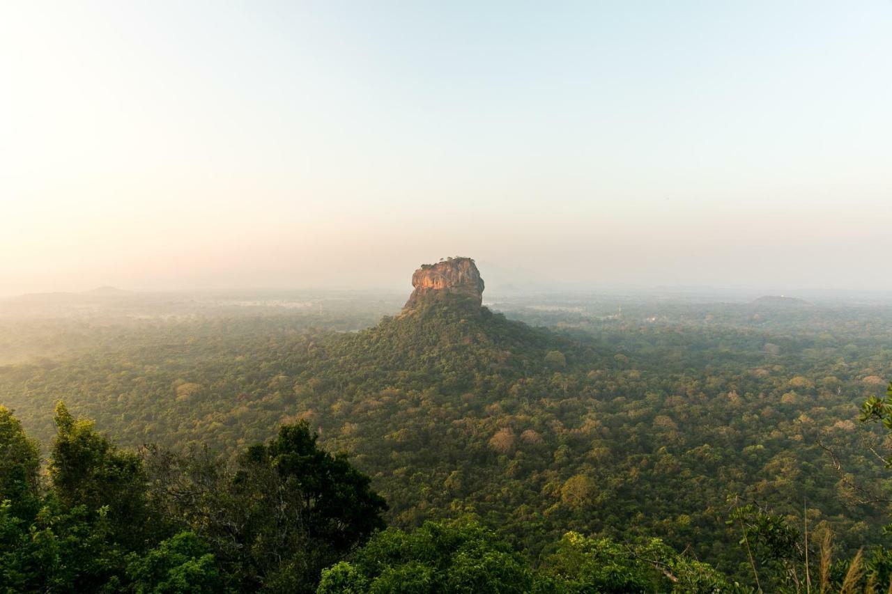 Bed & Breakfast Lakmal ,10 Minutes To Rock Sigiriya