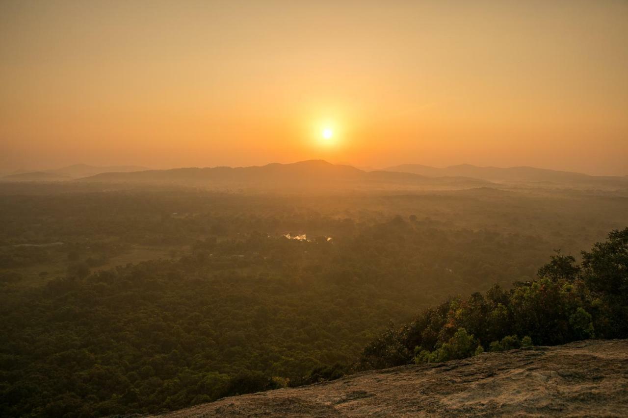Lakmal ,10 Minutes To Rock
