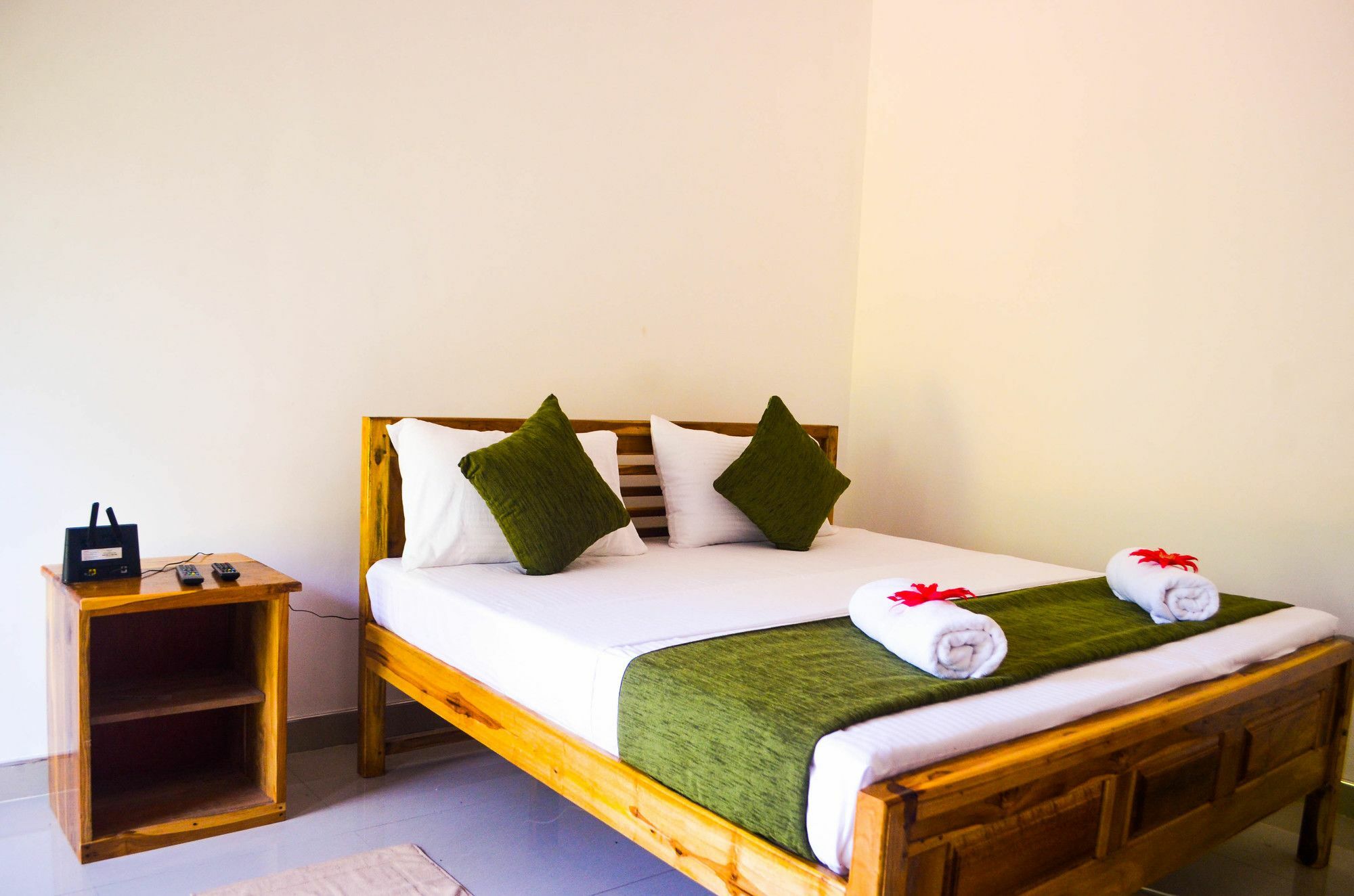 Yoho Road Hotel