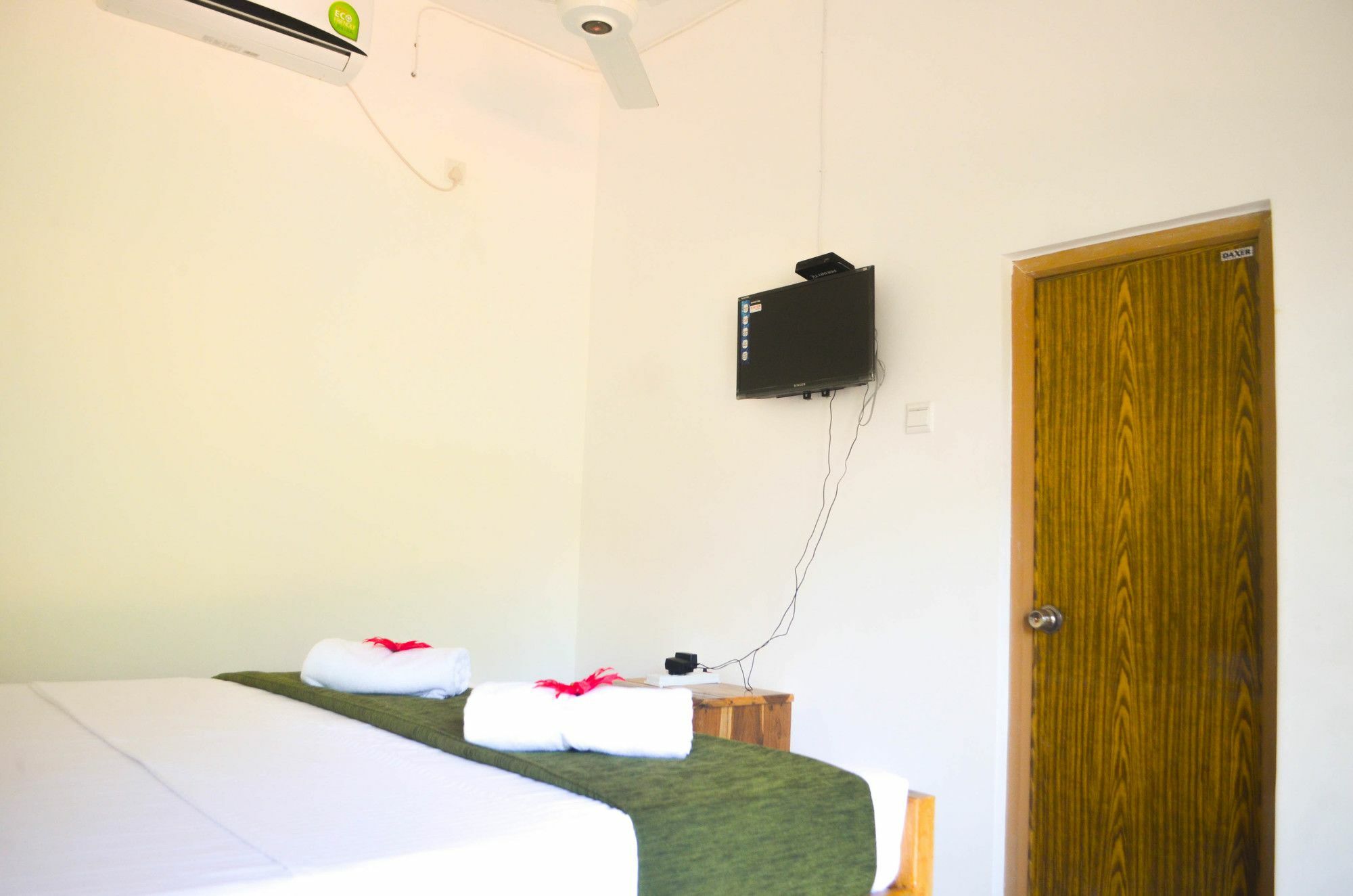 Hotel Yoho Road